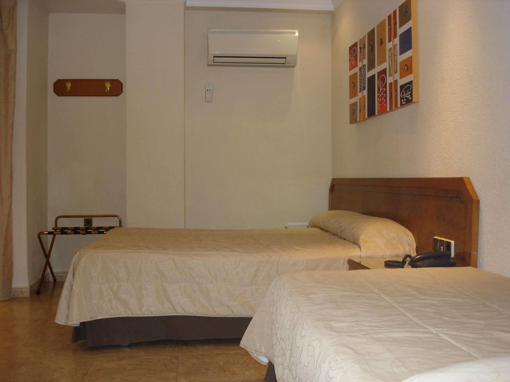 Hostal Moreno Silla Exterior foto