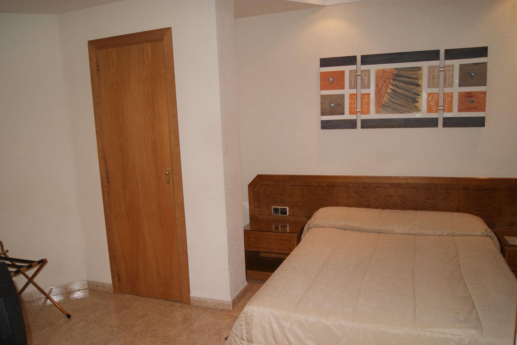 Hostal Moreno Silla Exterior foto